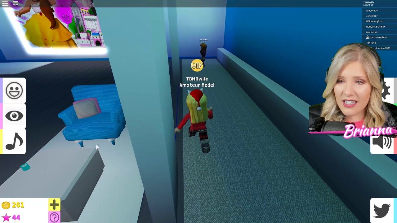 Becoming Kylie Jenner In Roblox Ytread - harly quin pants id roblox