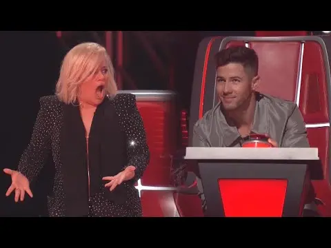 The Voice: Nick Jonas BLOCKS Kelly Clarkson on Her Own Song!