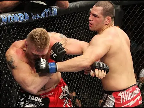 UFC Pelea Gratis: Cain Velasquez vs Brock Lesnar