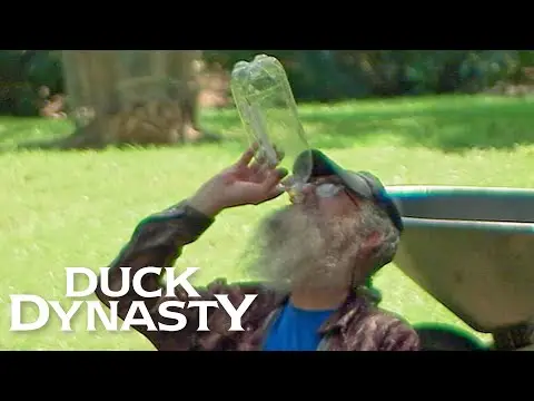 Duck Dynasty: Si Gets Crazy With Expired Soda During Jug Fishing with Kids