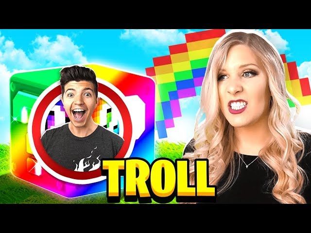 TROLLING MY WIFE WITH RAINBOW LUCKY BLOCKS IN ROBLOX!