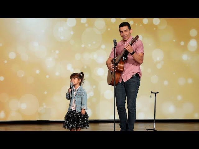 Adorable Father-Daughter Duo Sings �Se�orita�